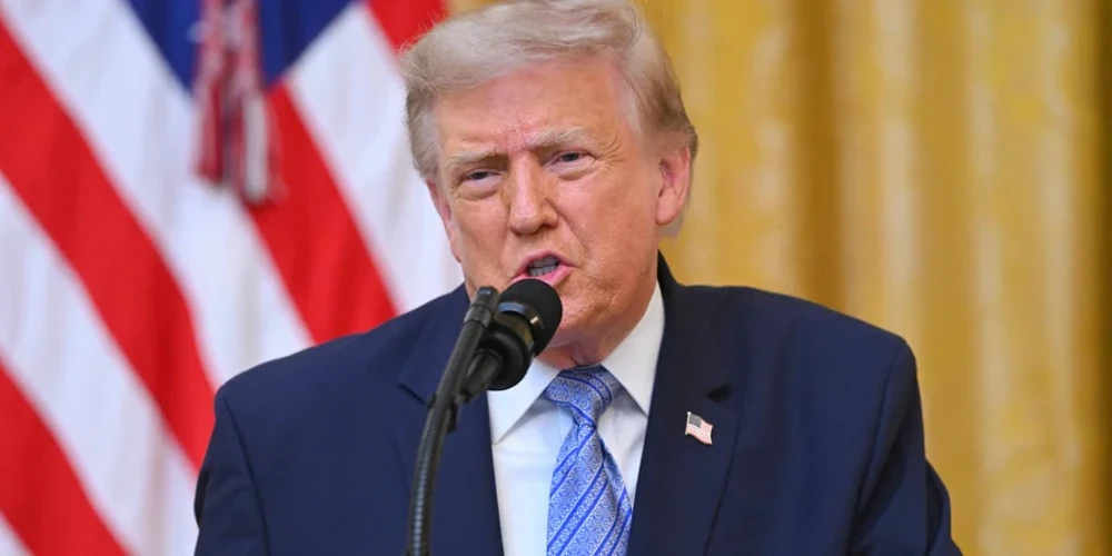 Трамп оголосив принцип «міст або електростанція» за атаки Ірану в Ормузькій протоці