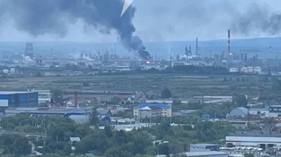 НПЗ у Пермі та аеродром «Маринівка»: Зеленський відзвітував про нічні удари Сил оборони