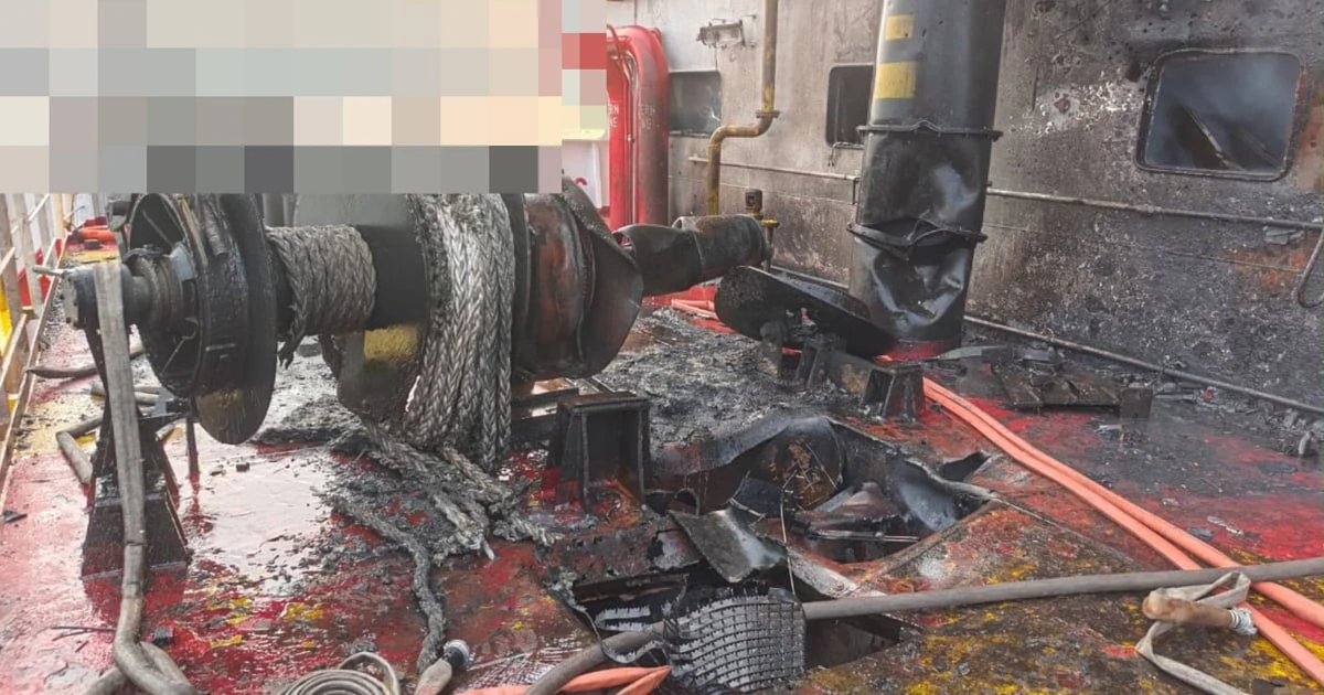 Загоріла надбудова комерційного судна після удару російського дрону в Чорному морі