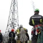 Робота піротехніків спецпідрозділу «S.I.G.M.A.» на висоті близько 60 метрів під час вилучення бойової частини безпілотника з