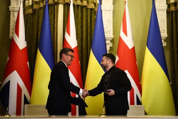 14 жовтня у парламенті Бернем назвав конкретні кроки підтримки Зеленського